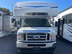 Motorhome hire Pride Quarter