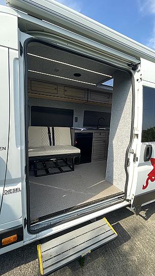 Campervan hire HX27DX