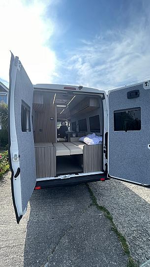 Campervan hire HX27DX