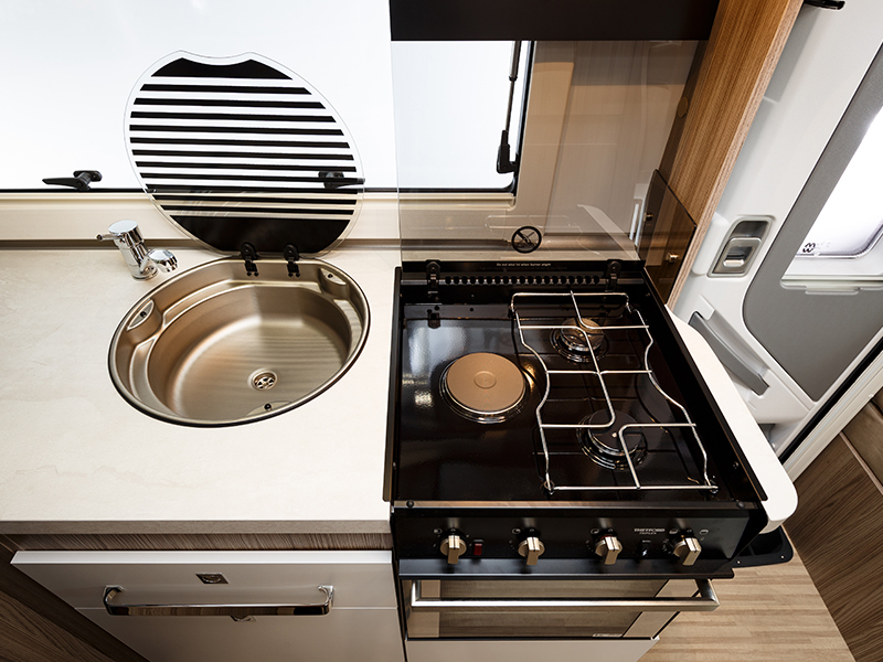 Motorhome hire Coalville Rimor Kilig 695 Lexie