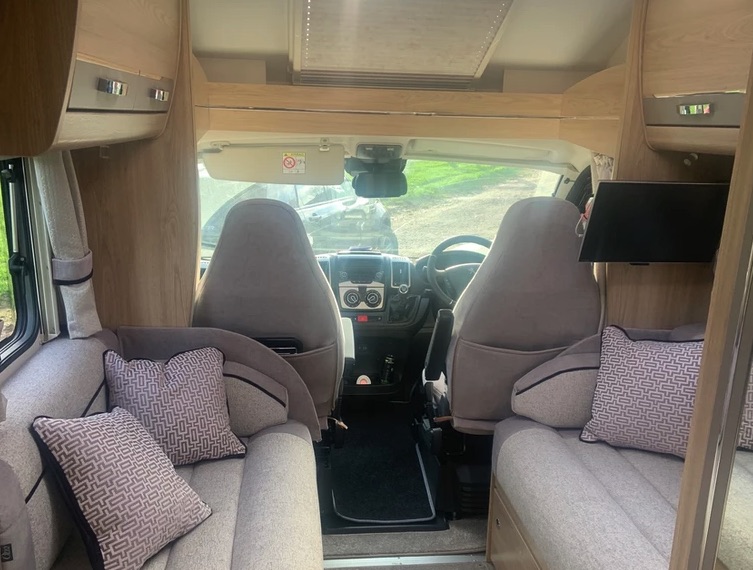 Motorhome hire Peterhead Elddis Platinum Edition 3, 194