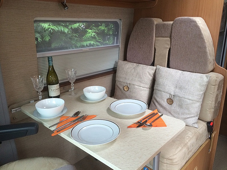 Campervan hire Thatcham, Headley Peugeot Boxer Pace Autocruise