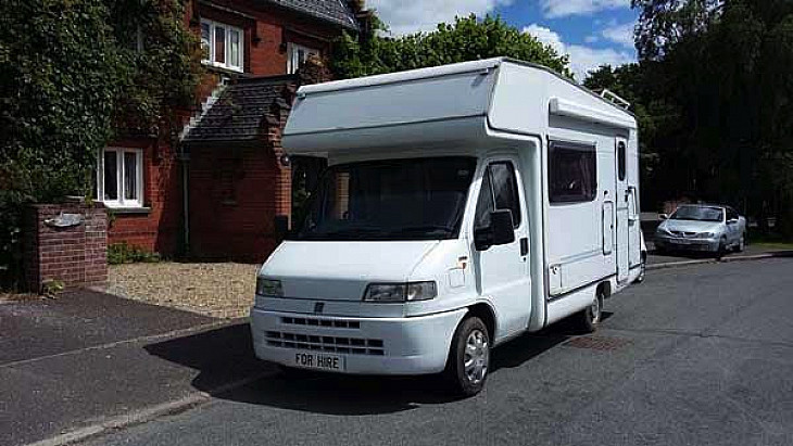 Autohome Highwayman 2 hire Old Catton